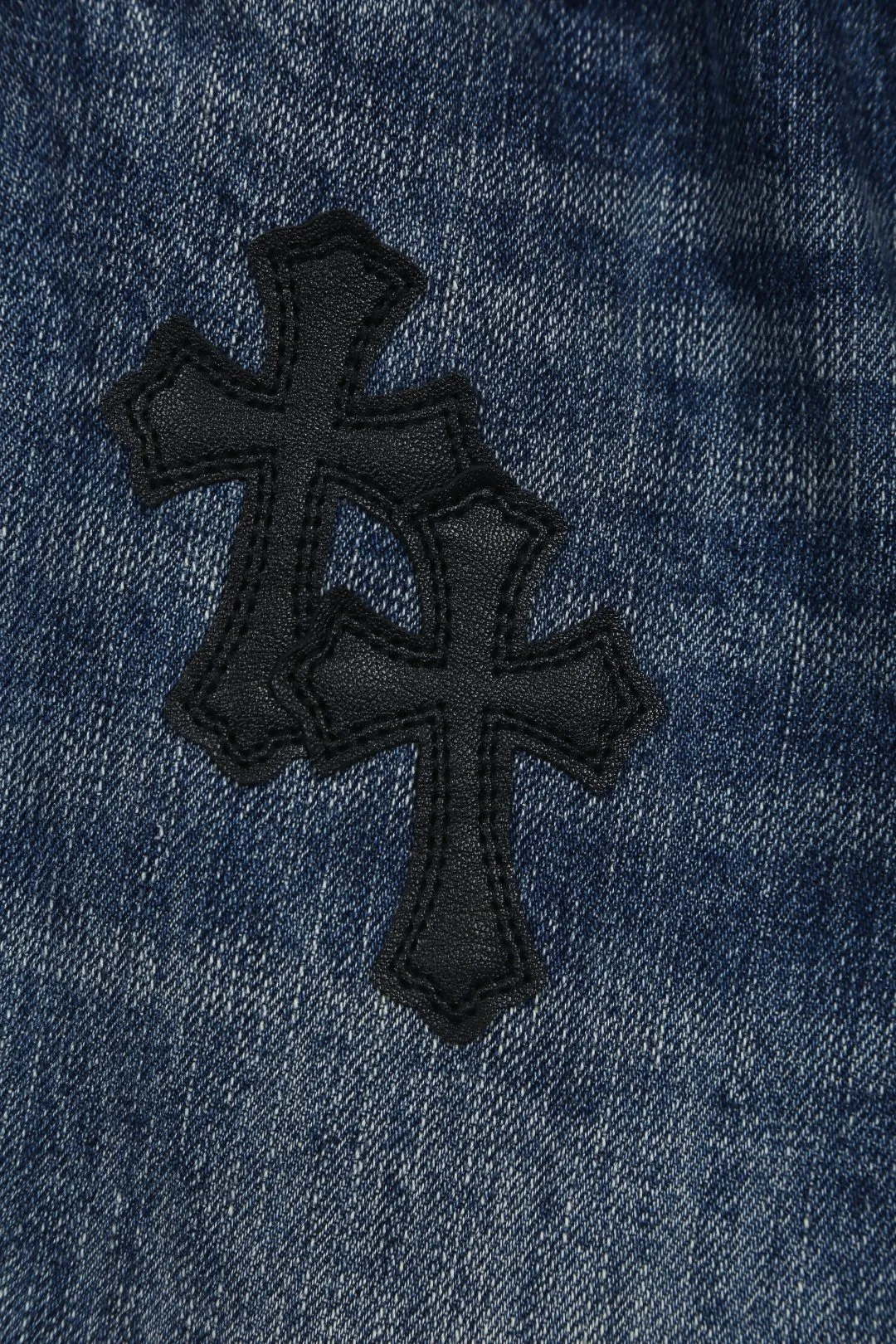 P260 Actual photo [High quality] Code: 25017# Color: Ice blue Size: S/28 to Fermentation wash and soft color fixation, soft and thick to wear. Details are all hand-polished and made with craftsmanship. All-over jacquard fabric has a unique design style. Multiple processes have been used to create a full retro feel. A niche and unique non-contrast shirt. Customized distressed spray-painted buttons. Every detail is crafted with craftsmanship.